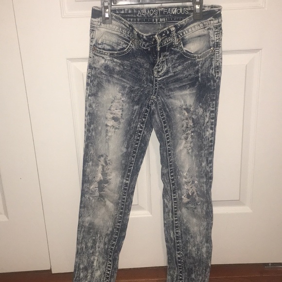 Jeans💛 - Picture 1 of 2